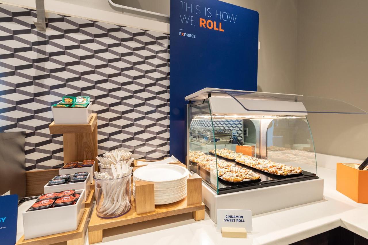 Holiday Inn Express & Suites - Milan - Sandusky Area By Ihg Extérieur photo