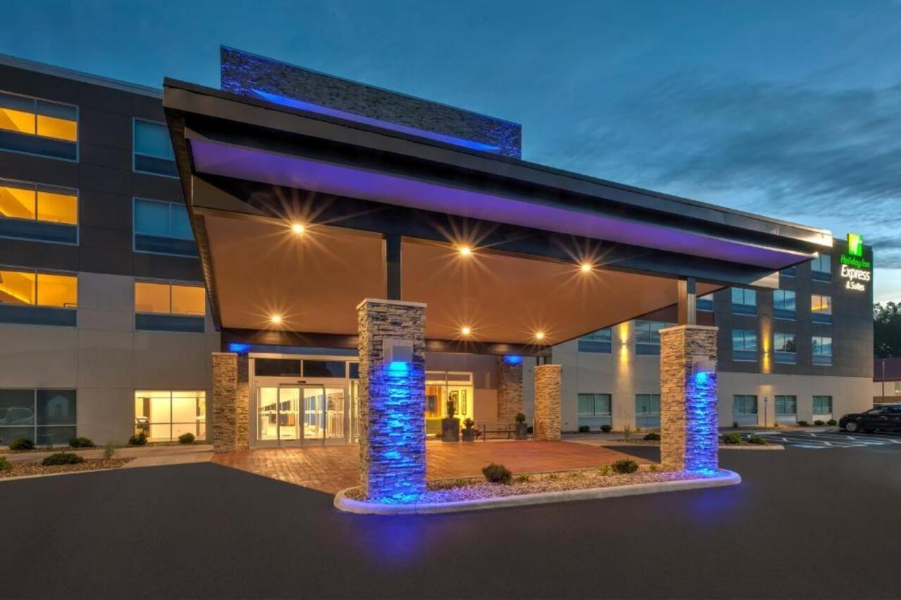 Holiday Inn Express & Suites - Milan - Sandusky Area By Ihg Extérieur photo